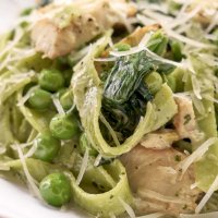 Паста с курицей и шпинатом