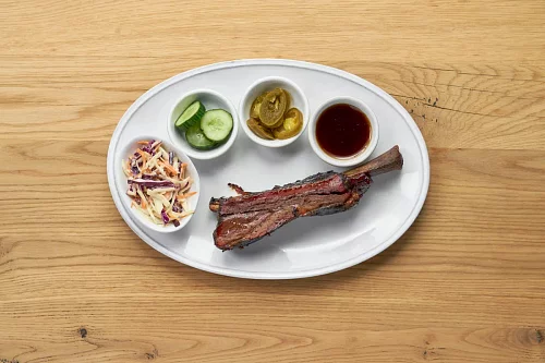 Говяжье ребро с соусом BBQ