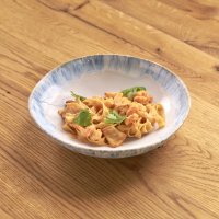 Феттучини с морепродуктами в соусе том ям