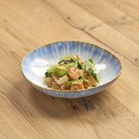 Салат с морепродуктами, кремом из тыквы и медово-горчичным соусом