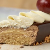 Фундучное финансье с ганашом и карамельным кремю