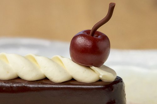 Фундучное финансье с ганашом и карамельным кремю