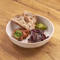 Баранина в смокере с баклажановой икрой и томатами