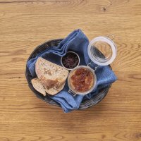 Паштет из порося с желе из кваса и луковым мармеладом