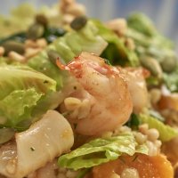 Салат с морепродуктами и кремом из тыквы