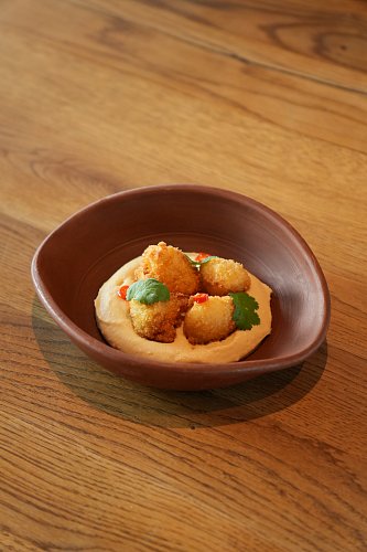 Хумус с цветной капустой в сухарях