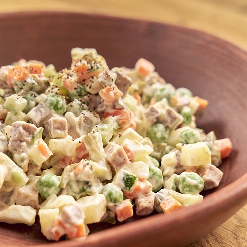 Оливье с томлёным языком