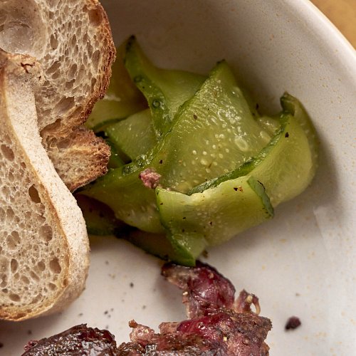 Баранина в смокере с баклажановой икрой и томатами