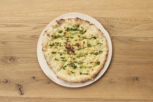 Фокачча с песто, пармезаном или оливковым маслом