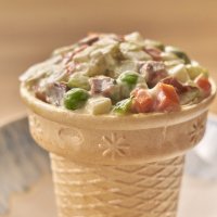 Салат Оливье в вафельном стаканчике