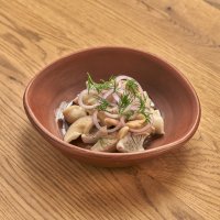 Домашние маринованные грузди с маслом