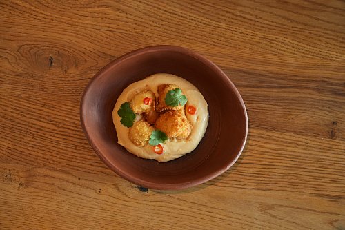 Хумус с цветной капустой в сухарях