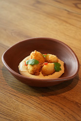 Хумус с цветной капустой в сухарях