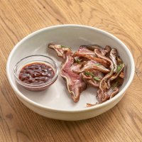 Свиные ушки с соусом BBQ