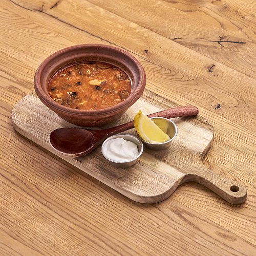 Солянка мясная с копчёностями