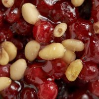 Таёжный десерт из диких ягод с медом или со сгущенкой