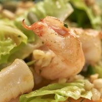 Салат с морепродуктами и кремом из тыквы