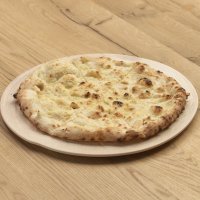 Фокачча с песто, пармезаном или оливковым маслом