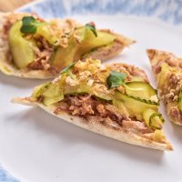 Брускетта с рваной свининой