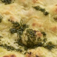 Фокачча с песто, пармезаном или оливковым маслом