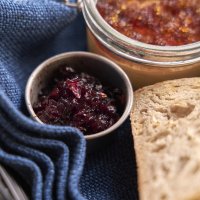 Паштет из порося с желе из кваса и луковым мармеладом