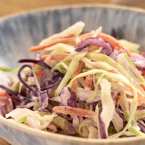 Бедро куриное на сковороде с картофельными дольками