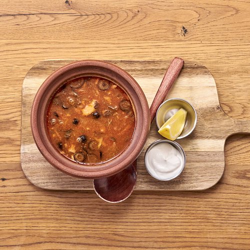 Солянка мясная с копчёностями