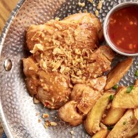 Бедро куриное на сковороде с картофельными дольками