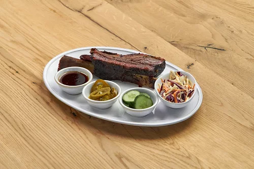 Говяжье ребро с соусом BBQ