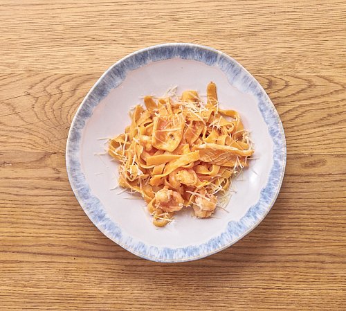 Фетучини с морепродуктами и томатным соусом