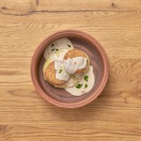 Котлета из щуки с красной икрой и картофельным пюре