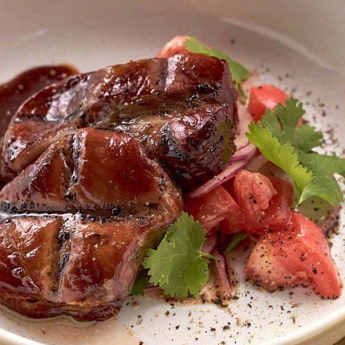 Стейк из свинины в смокере