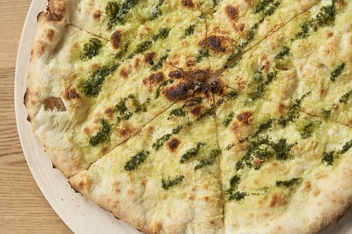 Фокачча с песто, пармезаном или оливковым маслом