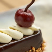 Фундучное финансье с ганашом и карамельным кремю