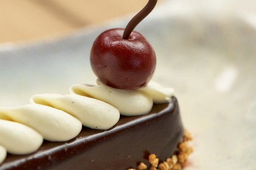 Фундучное финансье с ганашом и карамельным кремю