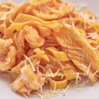 Фетучини с морепродуктами и томатным соусом